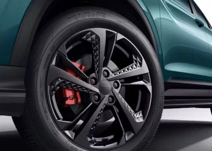 18-Inch Battle Axe Wheels — Geely Coolray